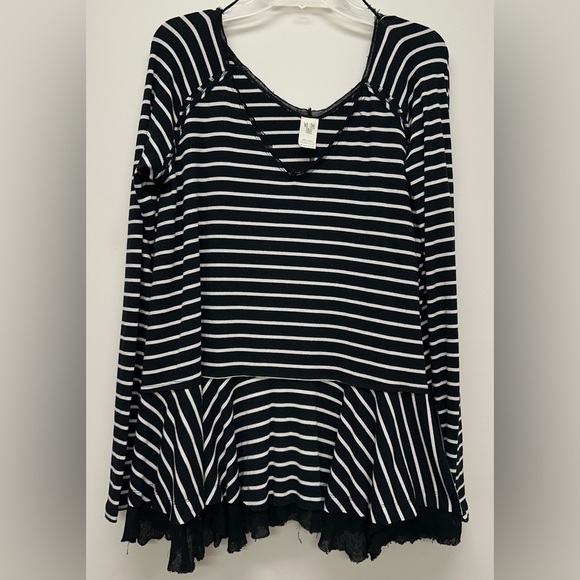 We The Free Black and White Asymmetrical Ruffled Blouse - Picture 1 of 11
